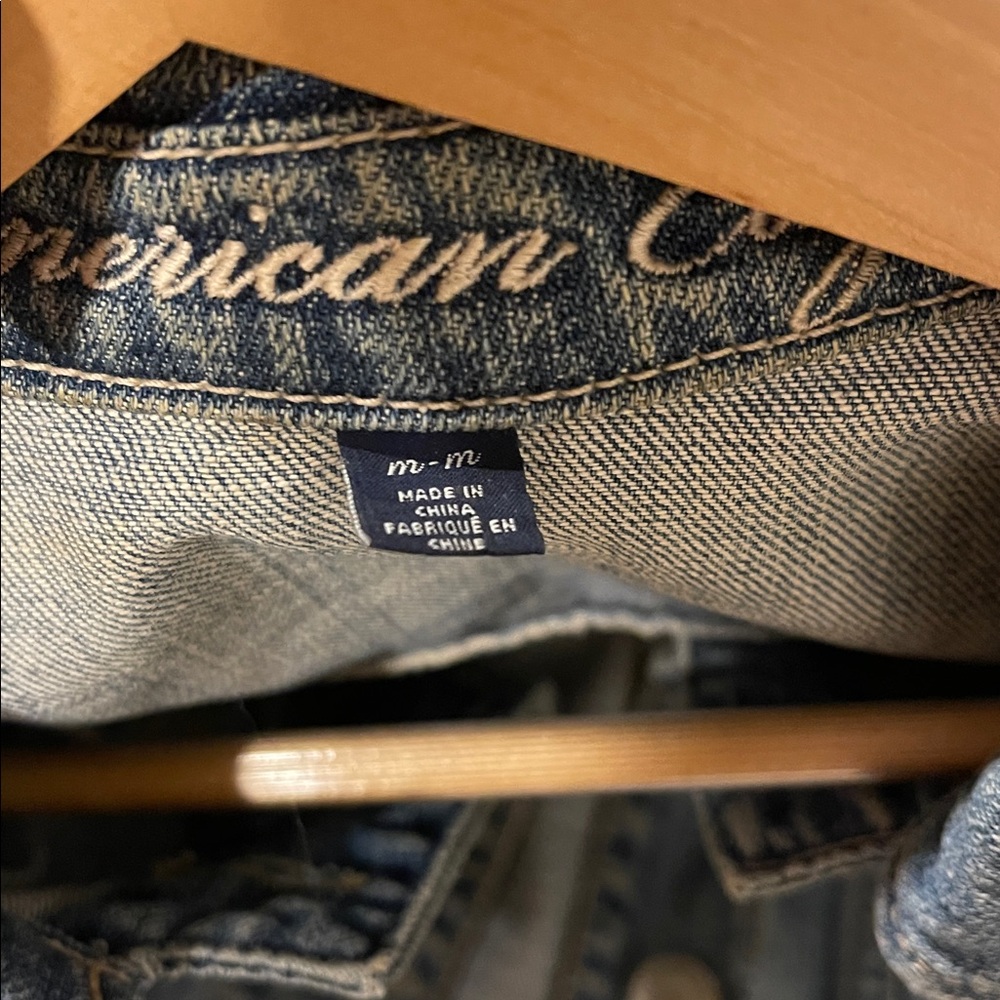 American Eagle Outfitters Light Blue Denim Jacket - size M - Picture 3 of 6